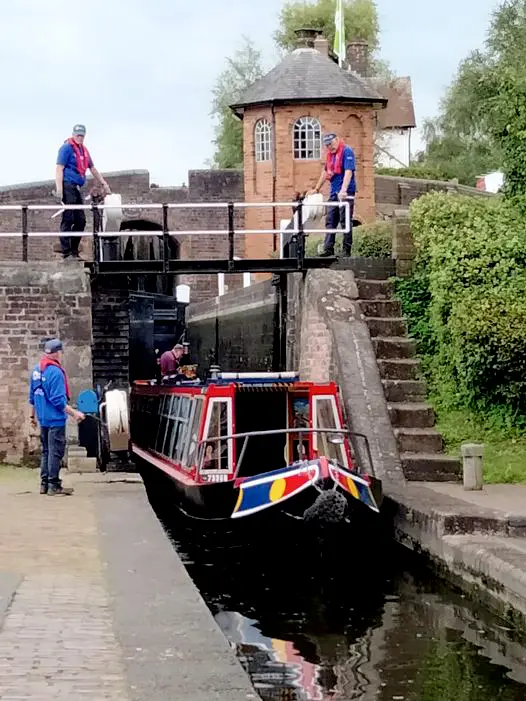 Bratch Locks, Wombourne, with CRT members